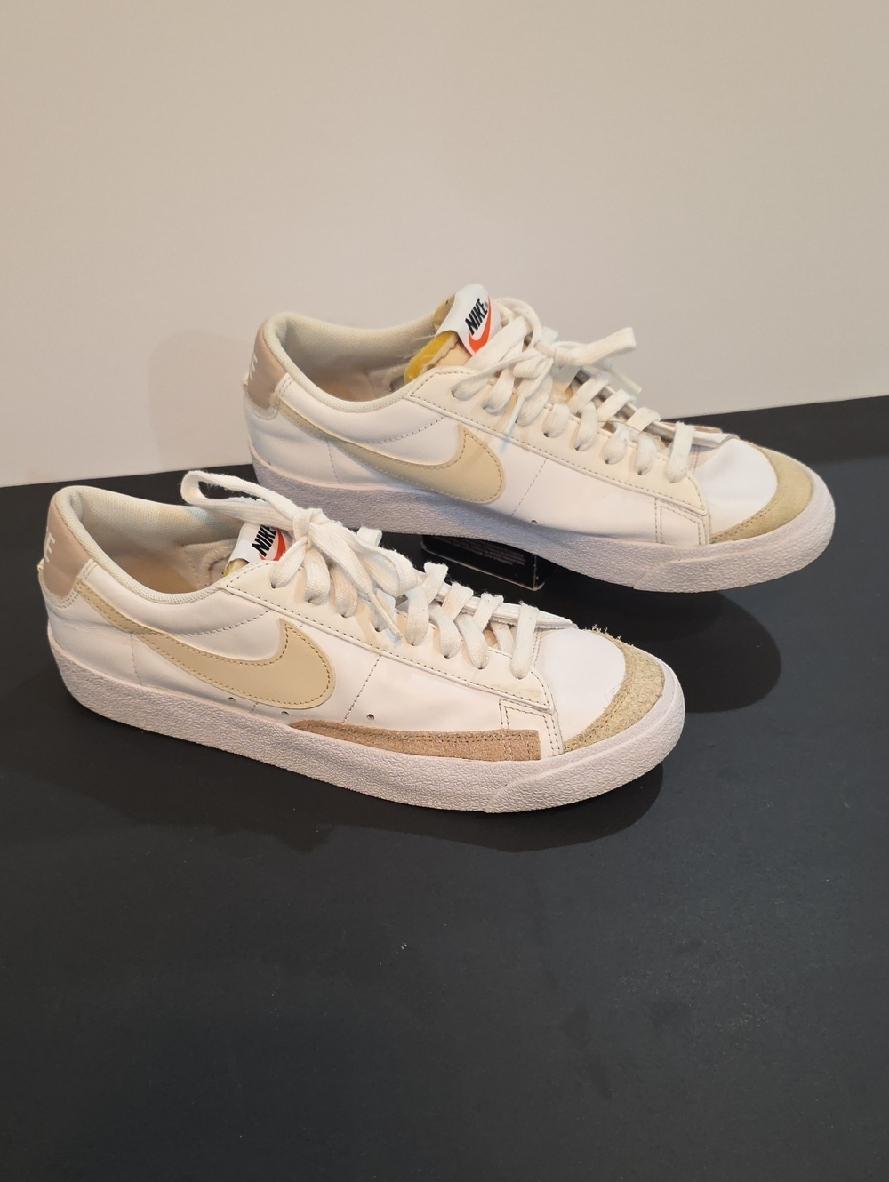 Nike Blazer Women’s Low-Top Sneakers in White and Cream Size 10